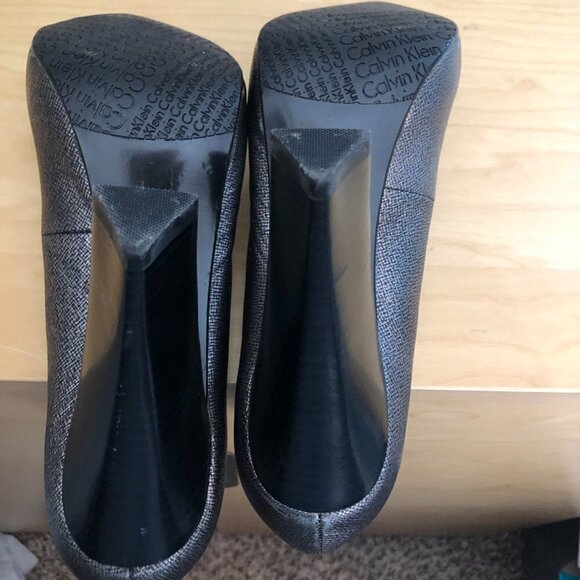 Calvin Klein Elita Pointed Toe Platform Pump - Picture 11 of 12